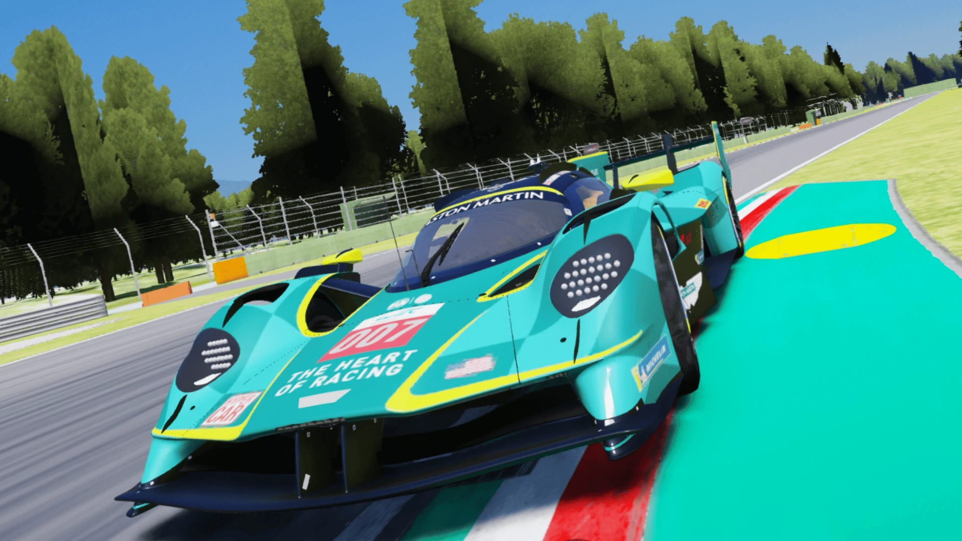 Aston Martin AMR LMH WEC 2025 hypercar racer on a FiveM circuit