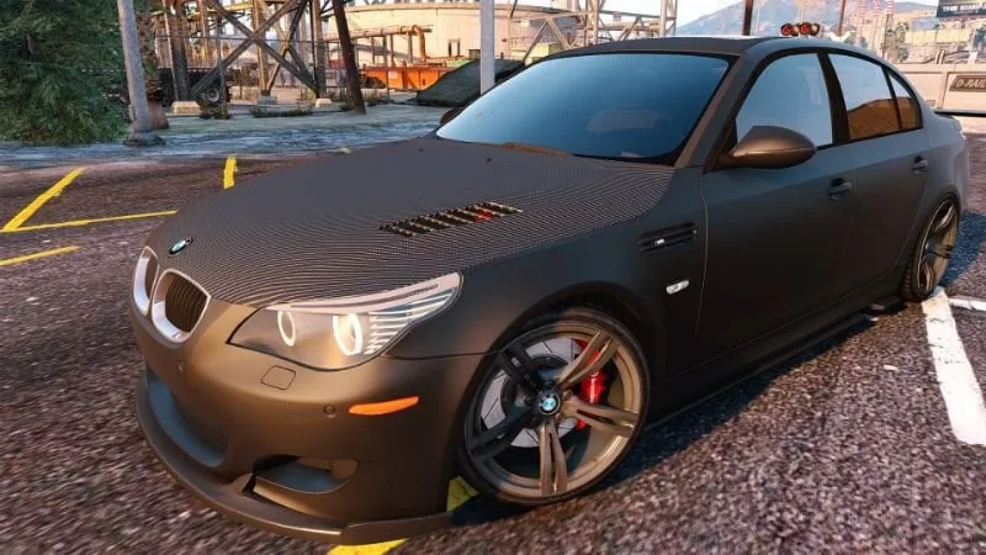 BMW M5 E60 sedan parked in a FiveM roleplay city