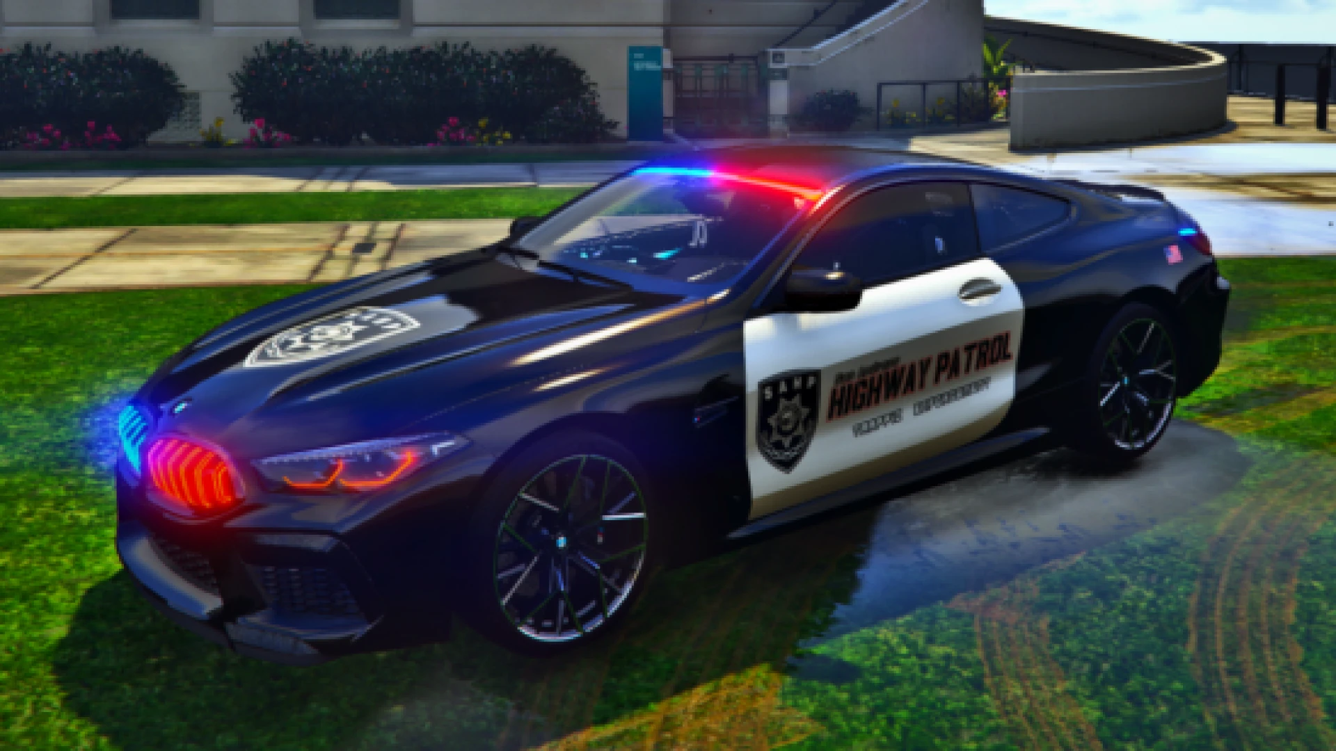 BMW M8 police patrol car add-on for FiveM with emergency lights