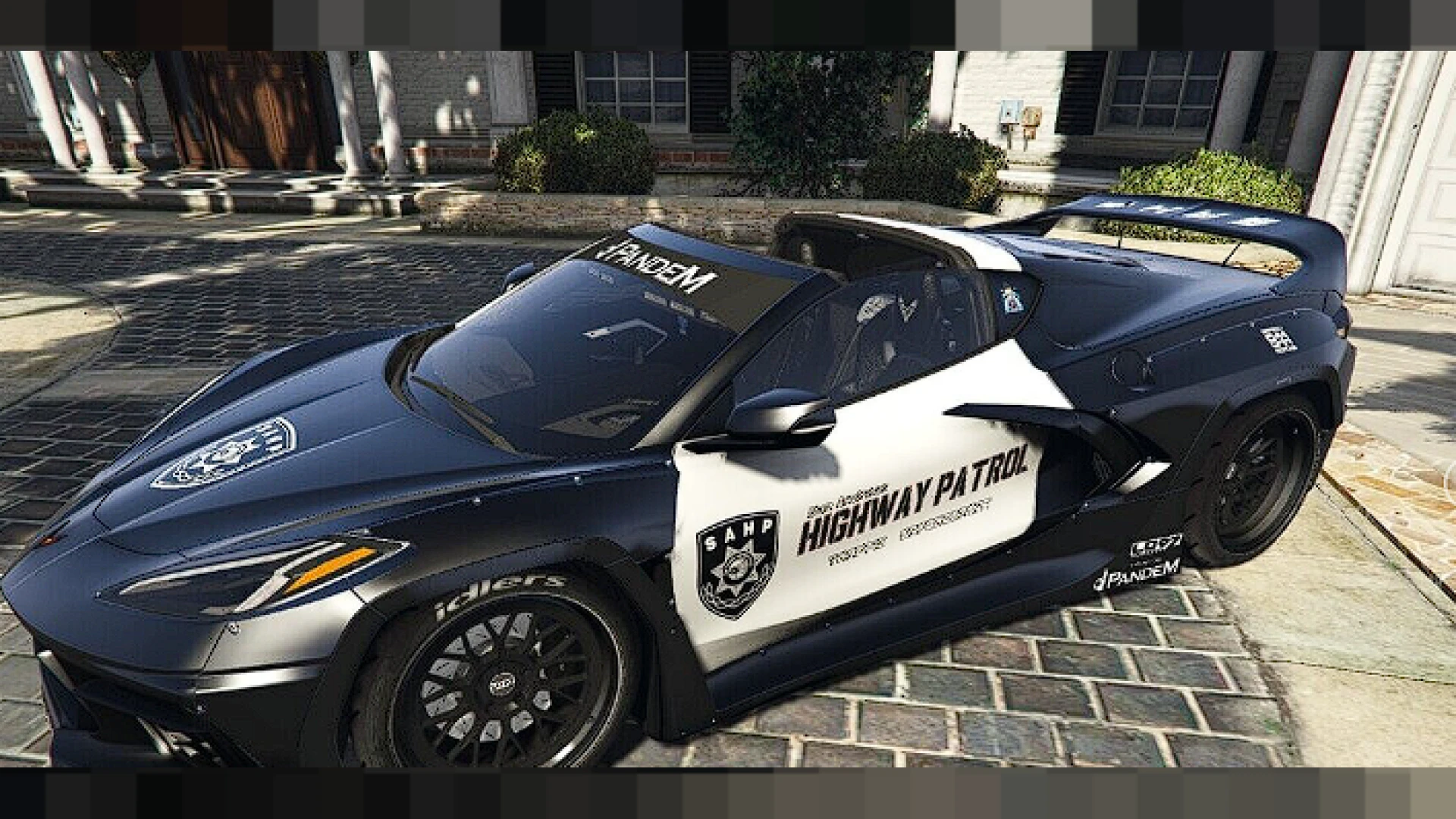 Corvette C8 Police mid-engine interceptor on a FiveM highway