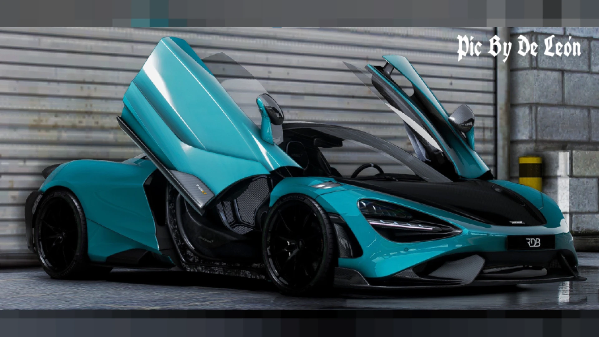 McLaren 765LT Spider FiveM add-on supercar in showroom