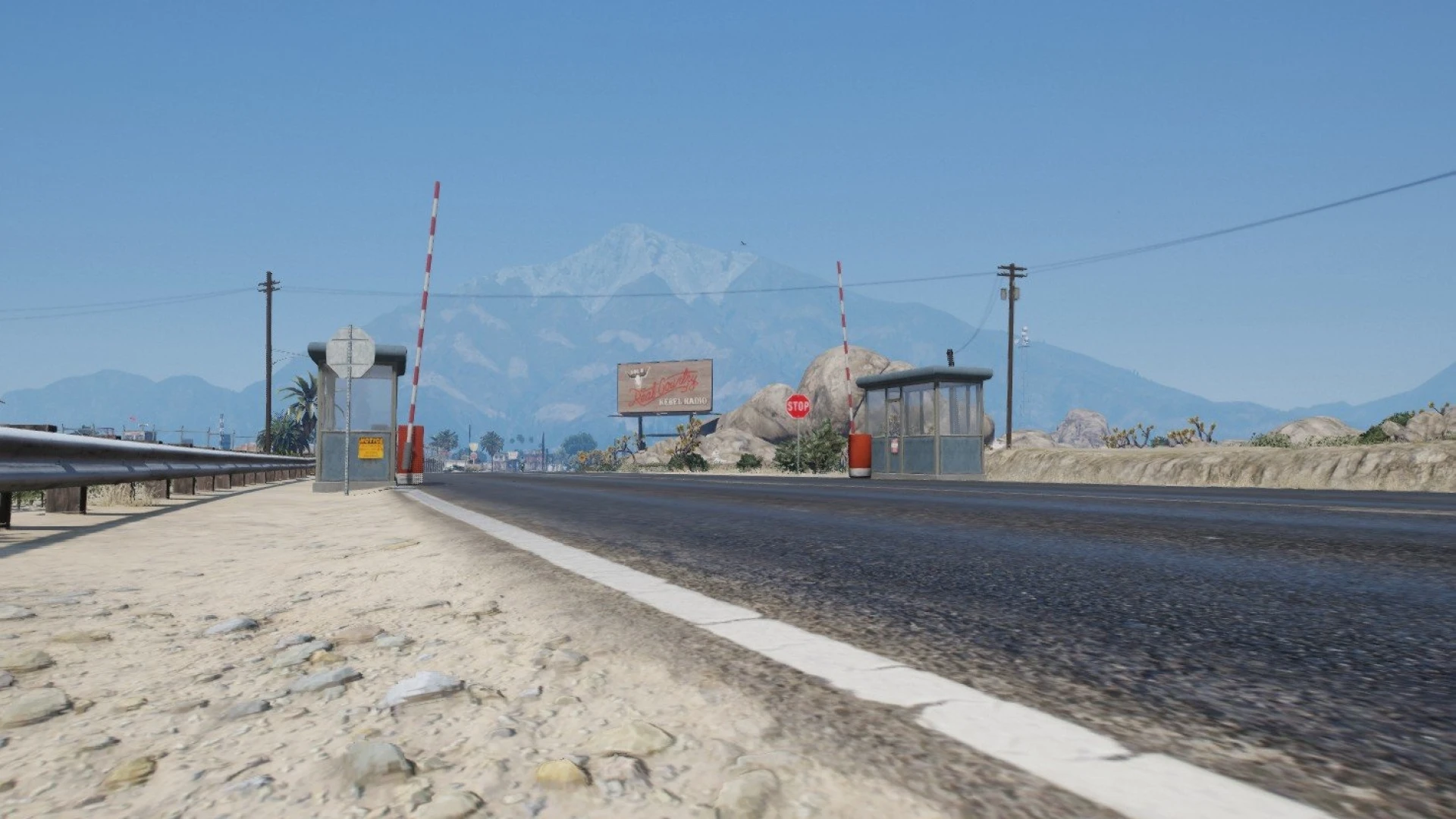 Sandy checkpoints desert barriers watchtowers and guard posts in FiveM — view 2