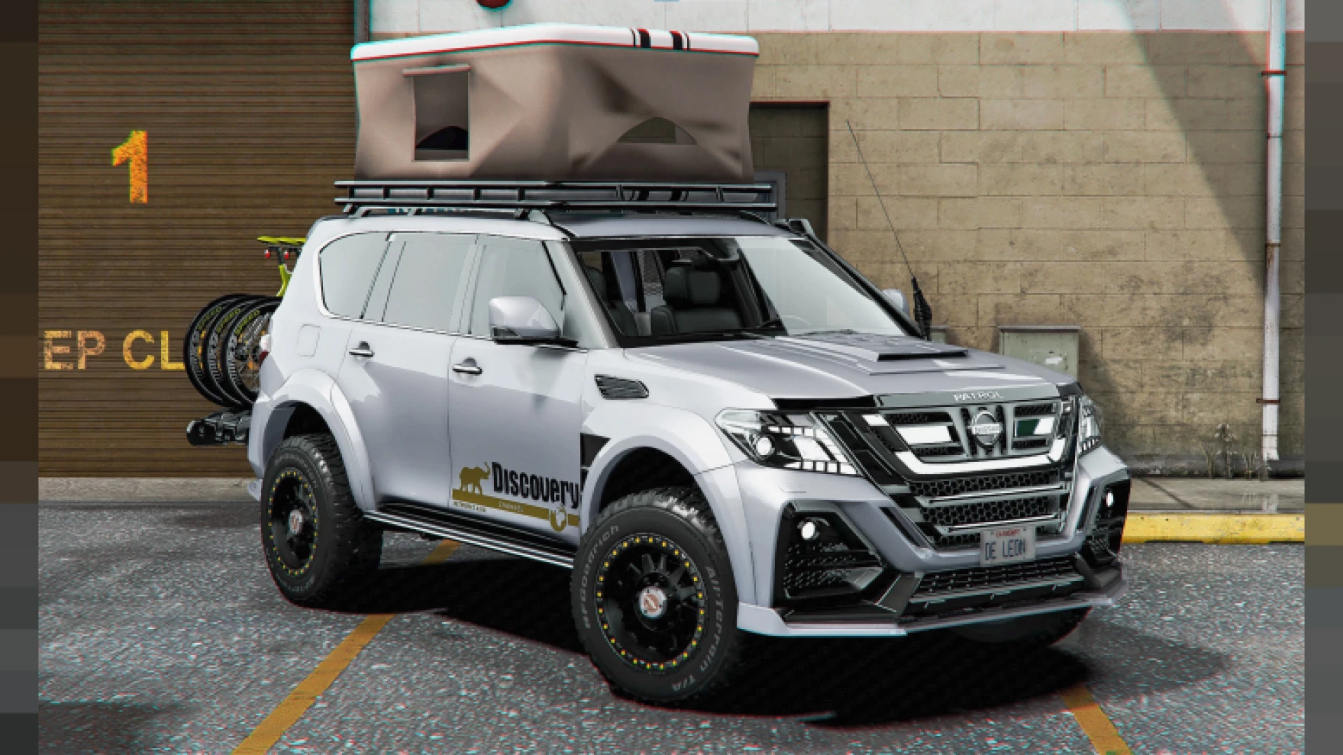 Nissan Patrol Off-Road 2017 SUV climbing a trail in FiveM