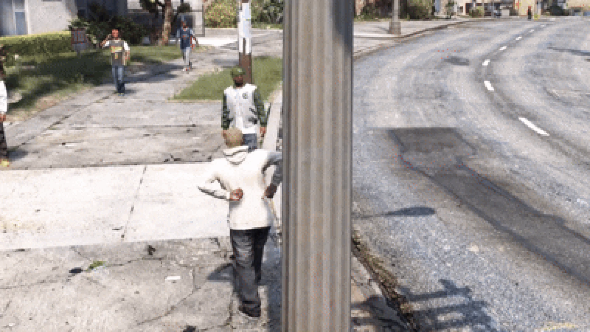 NPC Weapon Reactions FiveM script — pedestrians fleeing a drawn weapon