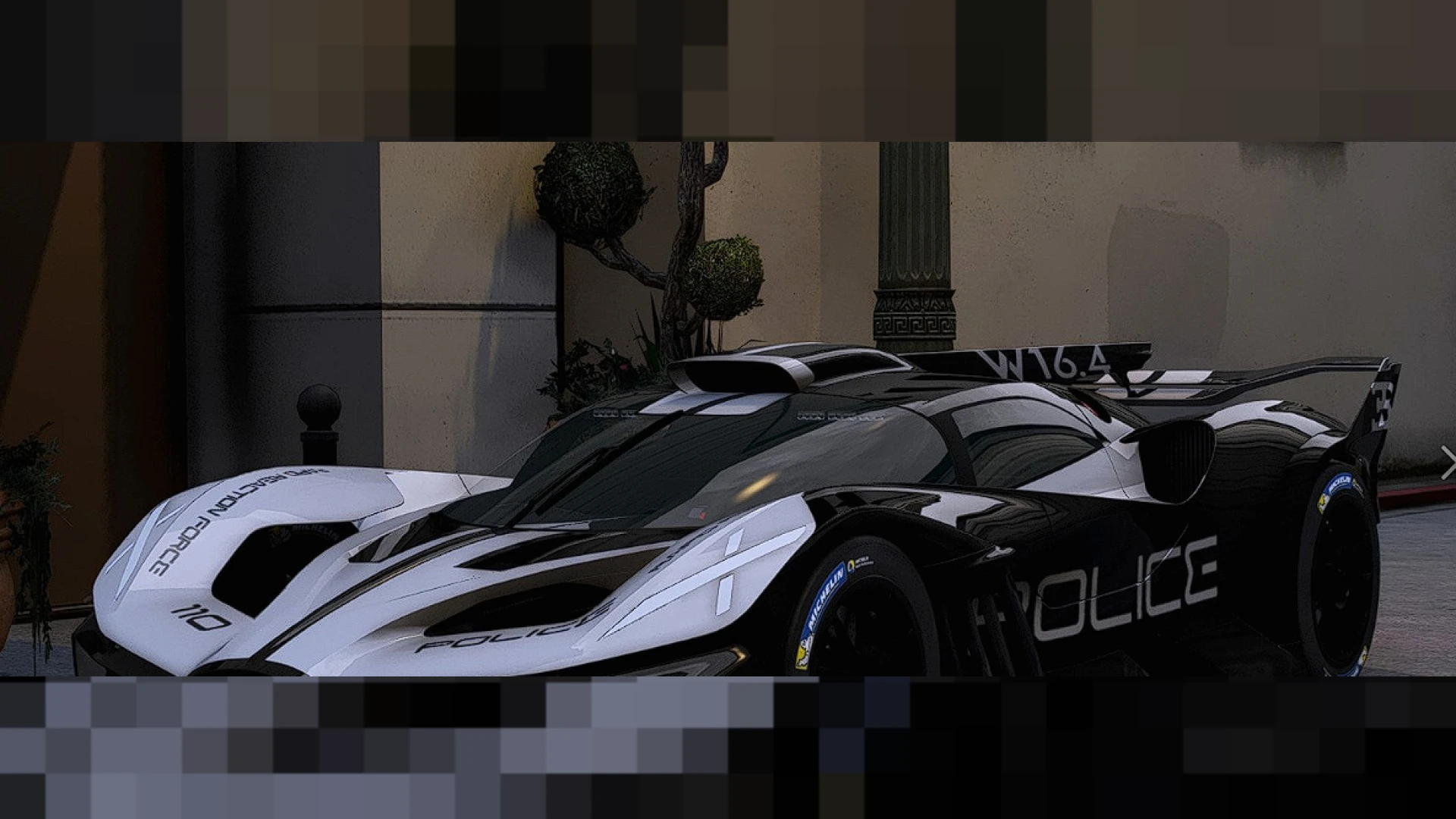 Police Bugatti FiveM marked pursuit supercar with lightbar