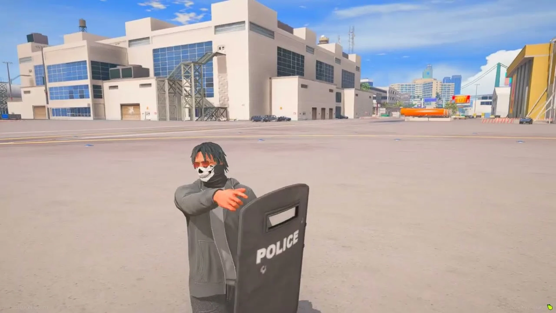 Police Riot Shield FiveM script — officer holding a ballistic riot shield