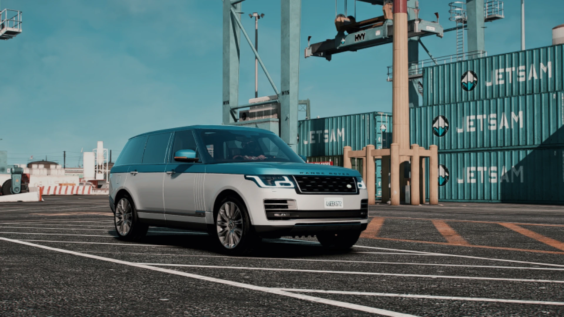 Range Rover 2020 luxury SUV FiveM add-on on a city street
