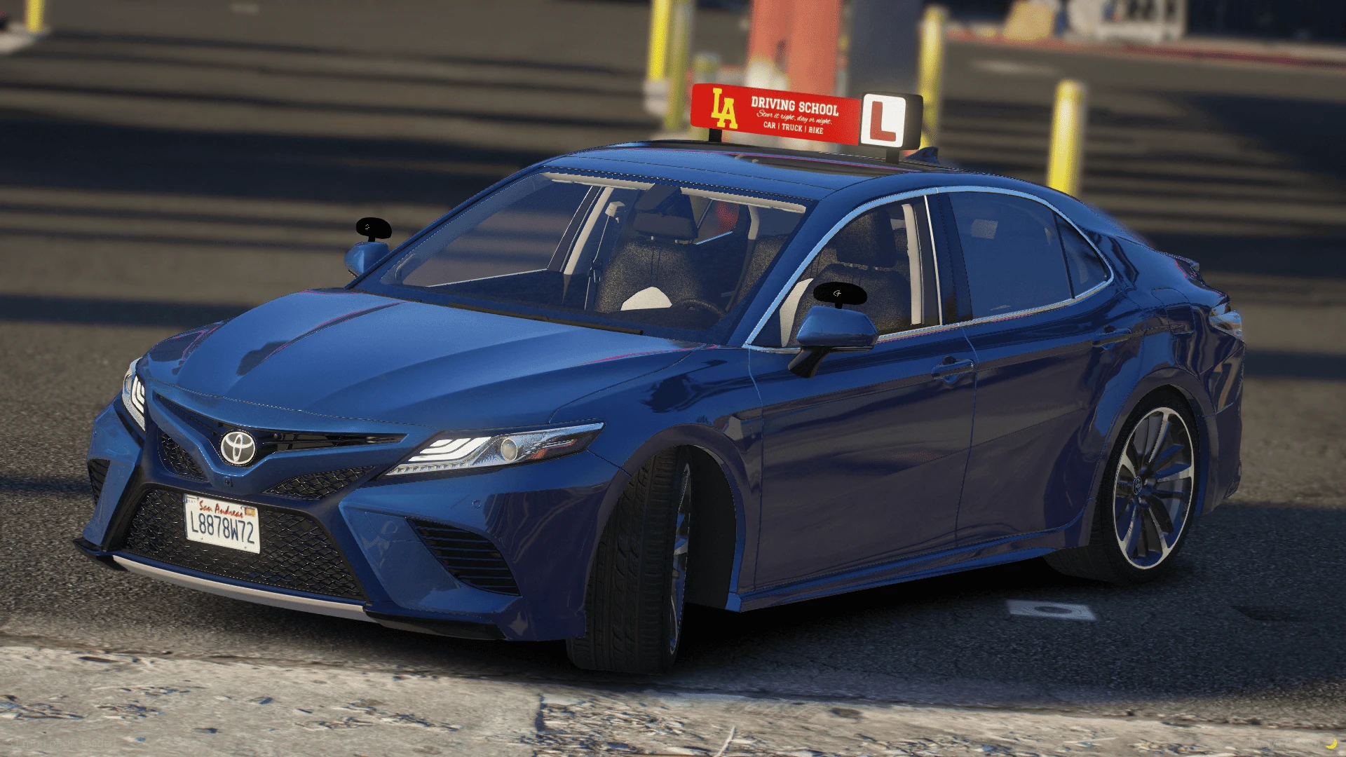 Toyota Camry XSE 2018 sedan parked outside a FiveM driving school