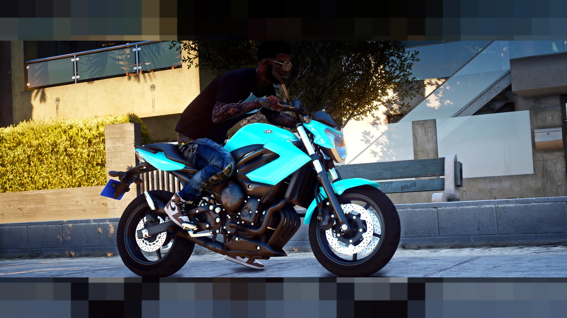 Yamaha XJ6 street motorcycle parked on a FiveM city corner