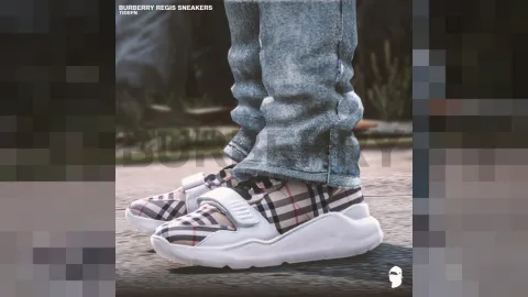 Burberry shoes worn by a freemode character in FiveM