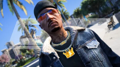 Golden crown chain pendant on an MP male character in FiveM