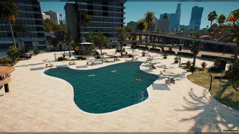 Open courtyard of the sunshine plaza mlo shopping center — view 2