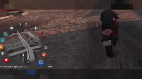 SVRP HUD status display with health and hunger bars in FiveM